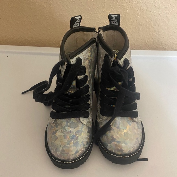 Toddler boots - Picture 1 of 2